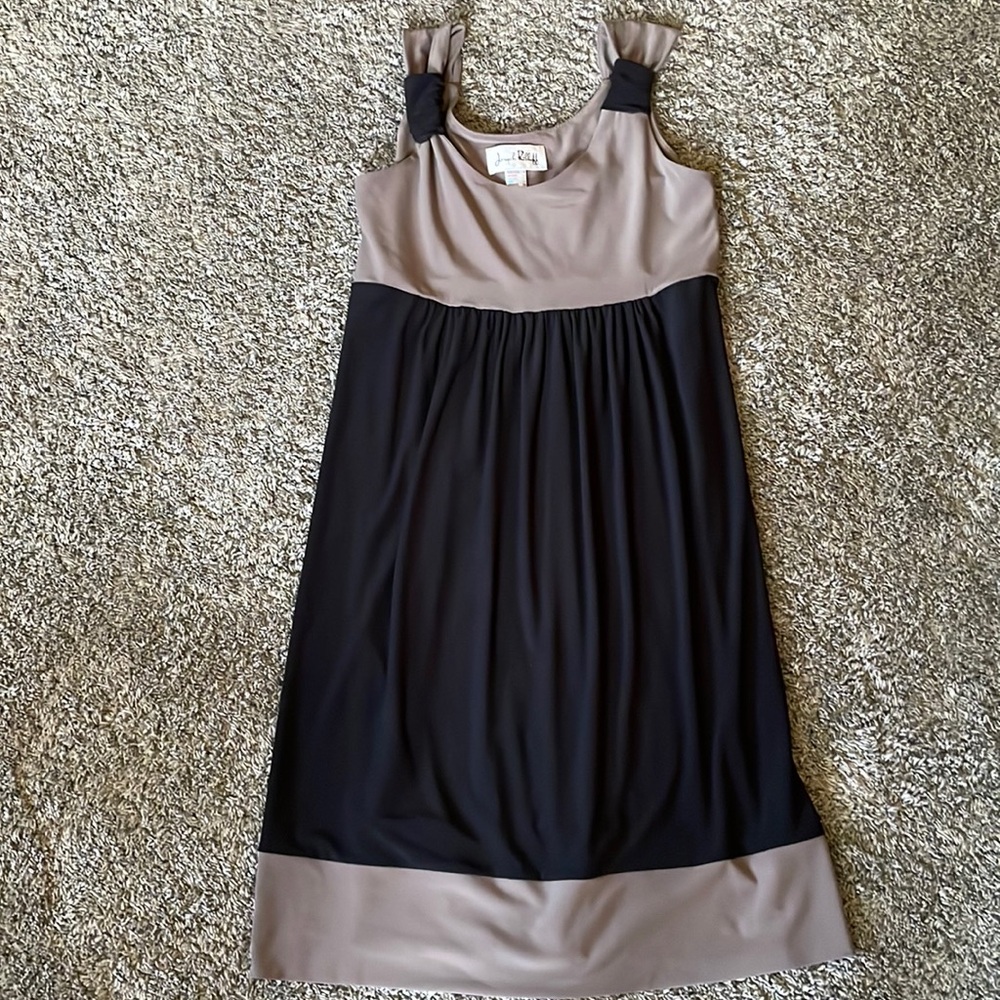 Joseph Ribkoff dress size 6 flowy and comfy